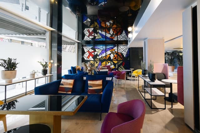 Lounge Bar