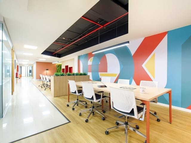 Agile breakout space at Coworking Lexington Jorge Juan for informal brainstorming and huddles.
