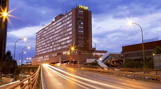 Rooftop at Hotel Chamartín The One: spacious corporate event venue for large conferences.