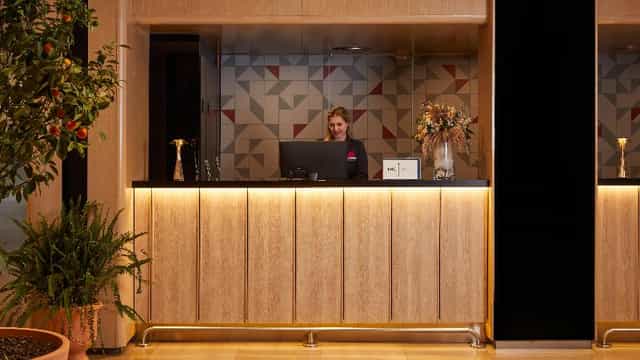 La Española restaurant at Crowne Plaza Madrid Centre Retiro, elegant interior, event venue.