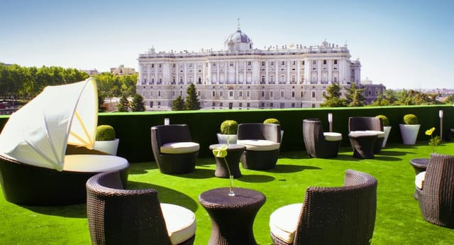 Rooftop terrace at Jardines de Sabatini for VIP receptions and professional networking events.