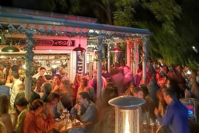 Los Kioskos Florida Park outdoor reception with ambient lighting for weddings and corporate events.