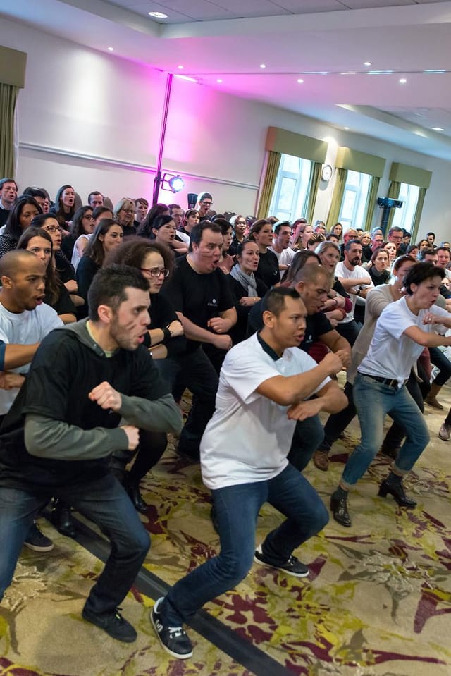 Haka team-building workshop in La Finca El Bosque training room for corporate events.