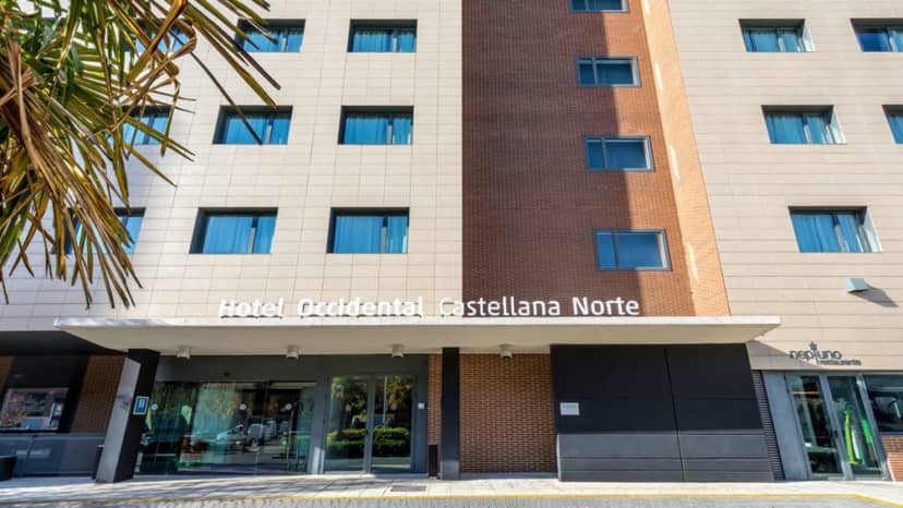 Modern exterior of Hotel Zentral Castellana Norte for corporate events and business meetings.