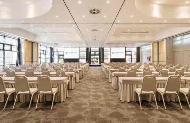 Classroom-style conference room at ILUNION Suites Madrid for professional meetings and events.