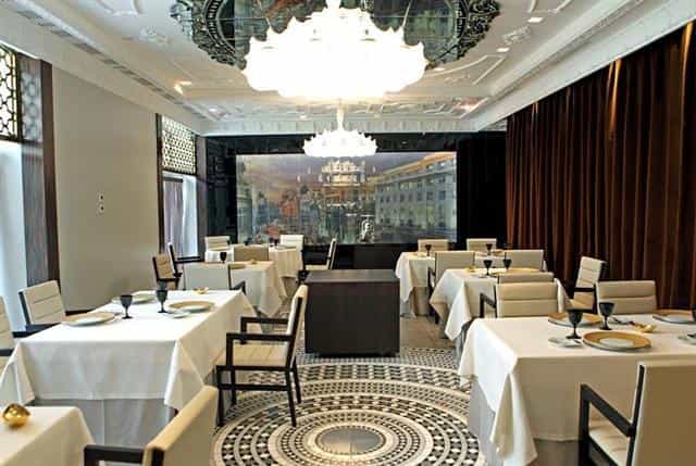 Elegant banquet hall in Hotel Único Madrid for upscale boardroom lunches and executive dinners.
