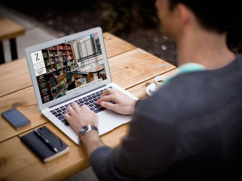 Private coworking space in ZuriCenter, 3D venue tour for remote event planning.