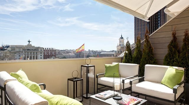 Luxury rooftop terrace at Suites in Casa Almagro for VIP receptions and executive events.