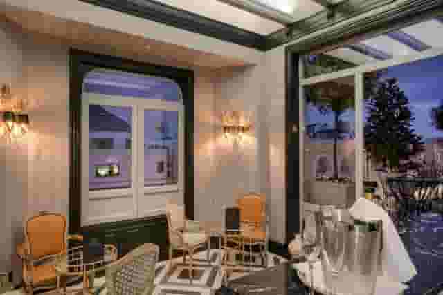 Terraza y bar