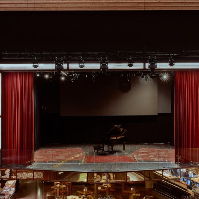 Stage