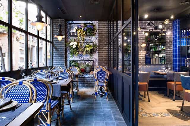 Stylish Sép7ima restaurant interior for corporate dinners and event breakout sessions.