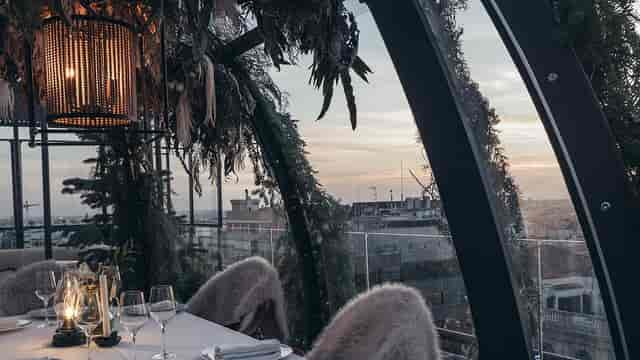 Rooftop dining igloo at Picos Pardos for luxury private events and seasonal venue hire.