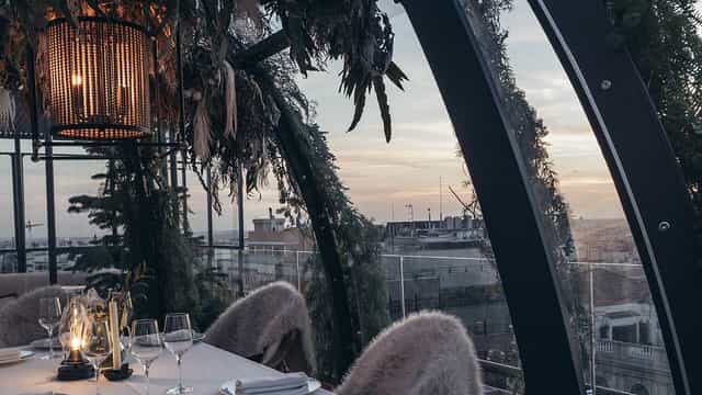 Rooftop dining igloo at Picos Pardos for luxury private events and seasonal venue hire.