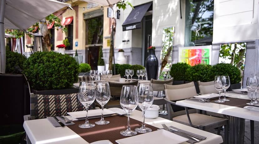 Ramses terrace venue with elegant place settings for high-end networking events and outdoor lunches.