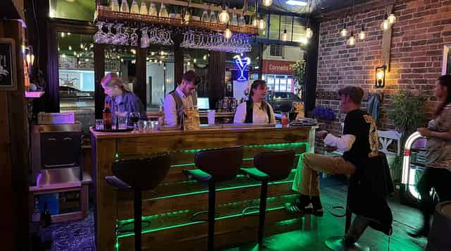 Cocktail bar