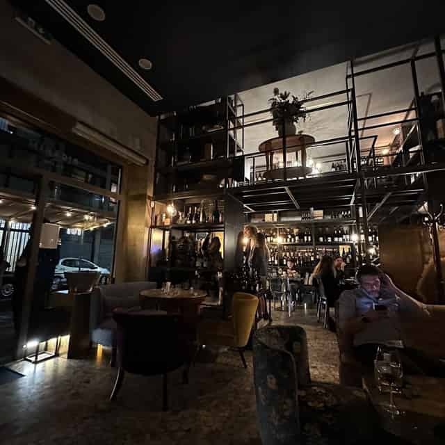 Dance restaurant