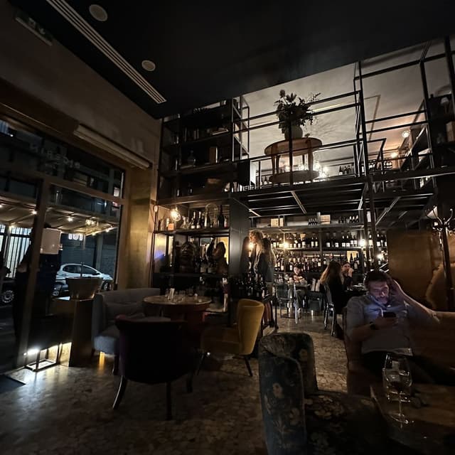 Dance restaurant