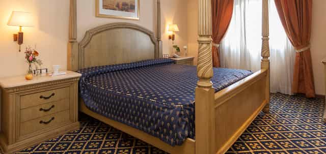 Hotel Ágora Juan de Austria traditional suite for business meetings and corporate conferences.