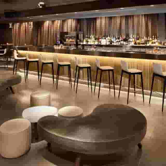 Cocktail bar