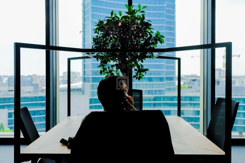 Copernico Isola business center breakout space for corporate meetings and team collaboration.