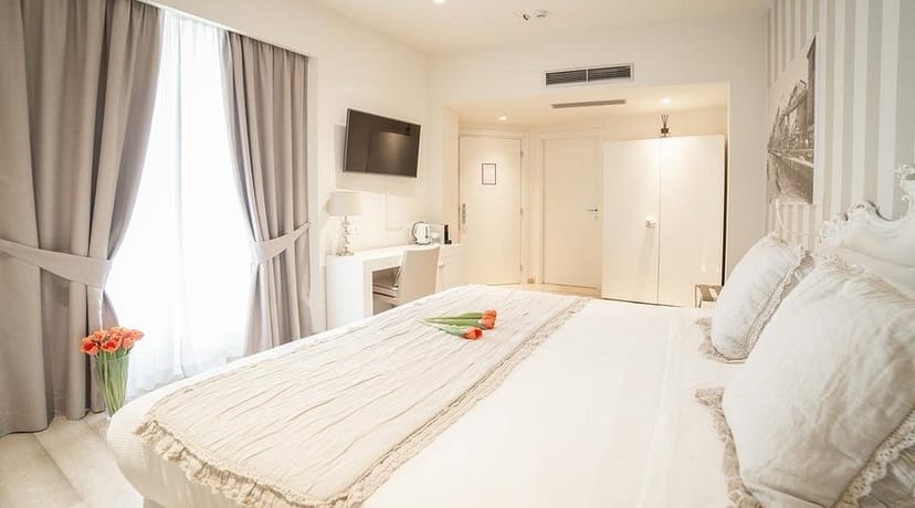 ROOMS MILANO DUOMO - Prices & Guest ...