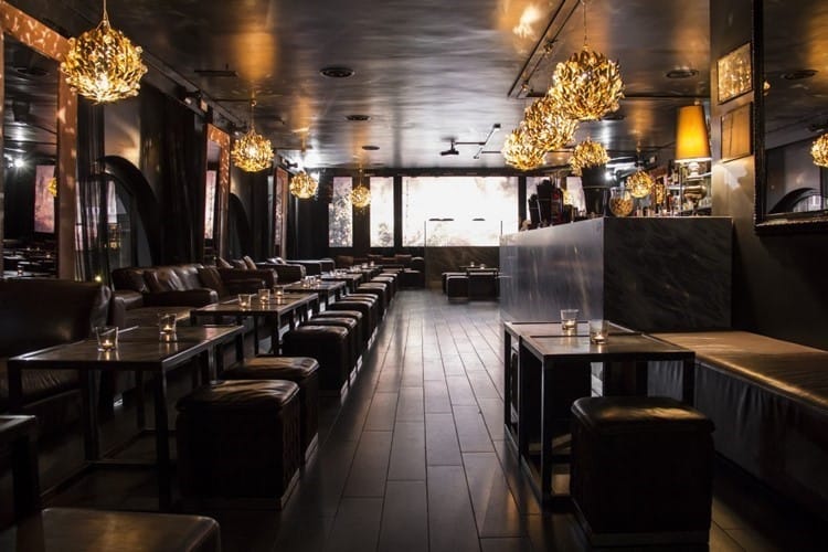 11Clubroom lounge with modular seating for VIP networking receptions and luxury events.
