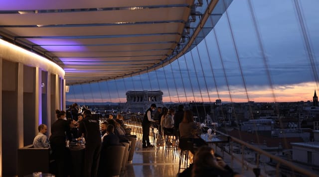 Rooftop lounge in Milan: modern VIP venue for premium corporate receptions and networking events.