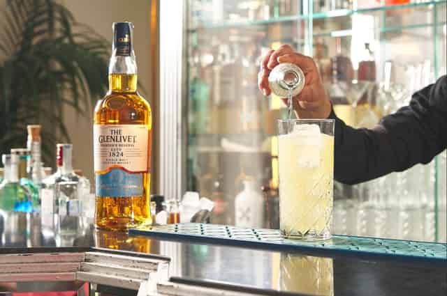 Cocktail bar