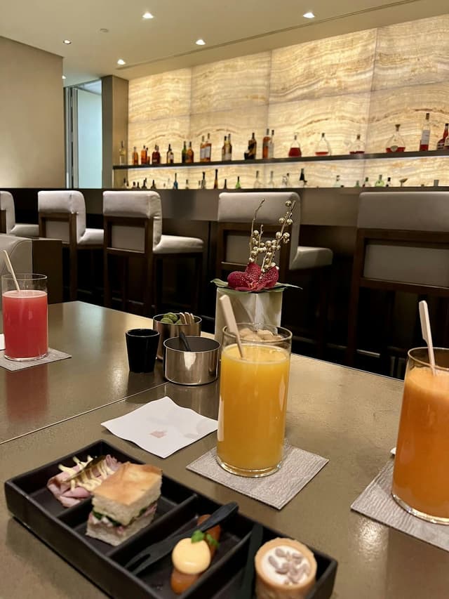 Armani/Bamboo Bar
