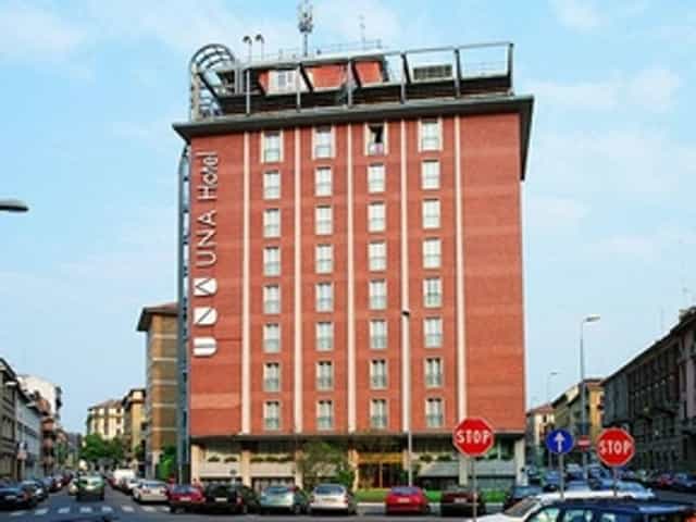 UNA HOTELS Mediterraneo Milano suite for corporate travel and business meetings.