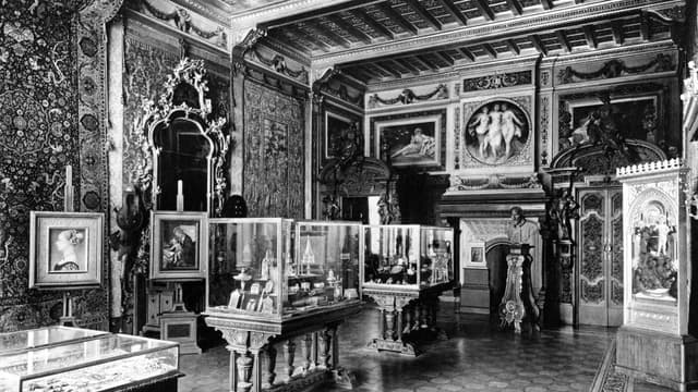 Golden Room