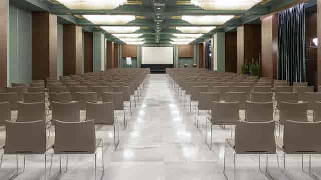 Theater-style ballroom at Hotel Melià, perfect for professional corporate presentations and events.