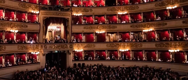 Performing arts theater