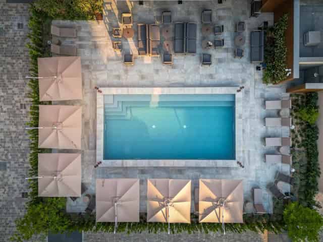 Pool Bar