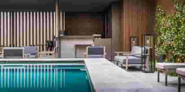 Pool Bar
