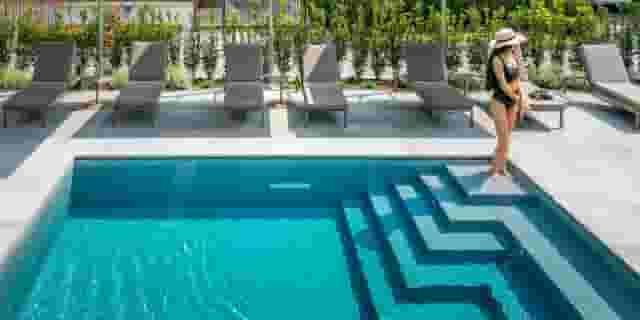 Pool Bar
