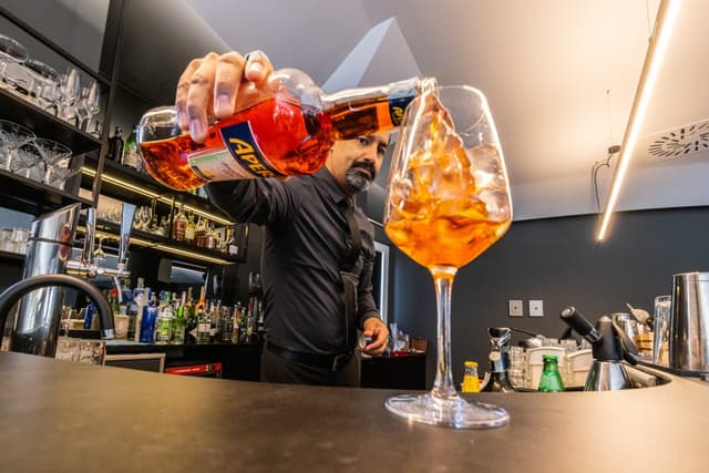 Cocktail bar