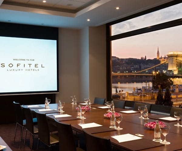 Executive meeting room in Budapest with panoramic city views for corporate events.