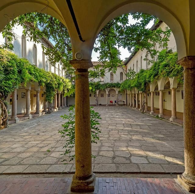 Chiostro delle Memorie
