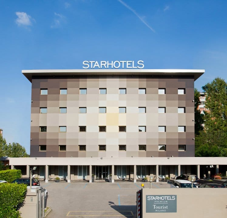 Starhotels Tourist modern facade: ideal for corporate events and professional conferences.