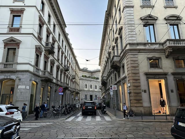 Suite Santo Stefano II Milan: luxury historic apartment for corporate events and incentive travel.