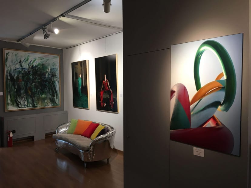 VIP breakout area at Spazio Big Santa Marta with gallery lighting for networking and events.