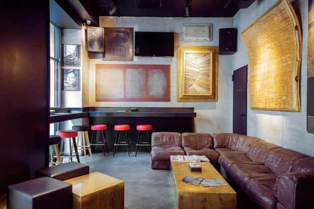 STRAF Restaurant lounge: modular seating for corporate networking and business events.