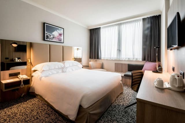 EXECUTIVE BOARDROOM