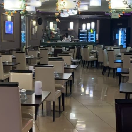 Milano-style lounge restaurant for networking and lunch breakout sessions.