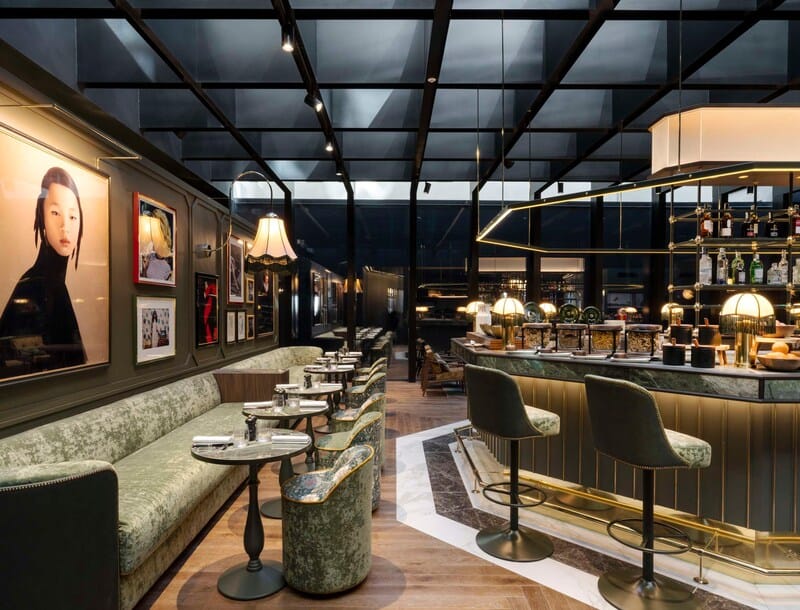 Upscale Milano-style lounge club for corporate networking and cocktail receptions.