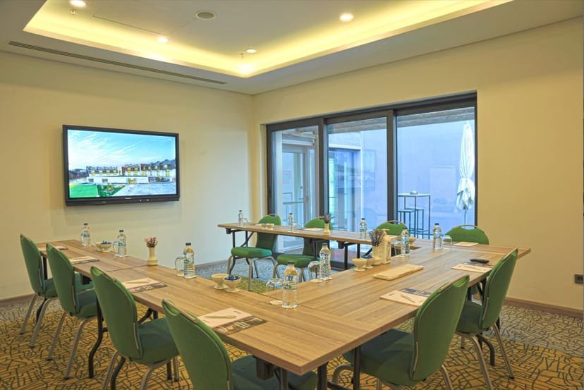 U-shape boardroom at Park Inn Istanbul Airport, ideal for workshops and corporate meetings.