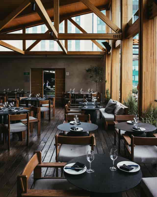 Exclusive Hire Salazar: High-end indoor-outdoor venue for networking receptions and dinners.
