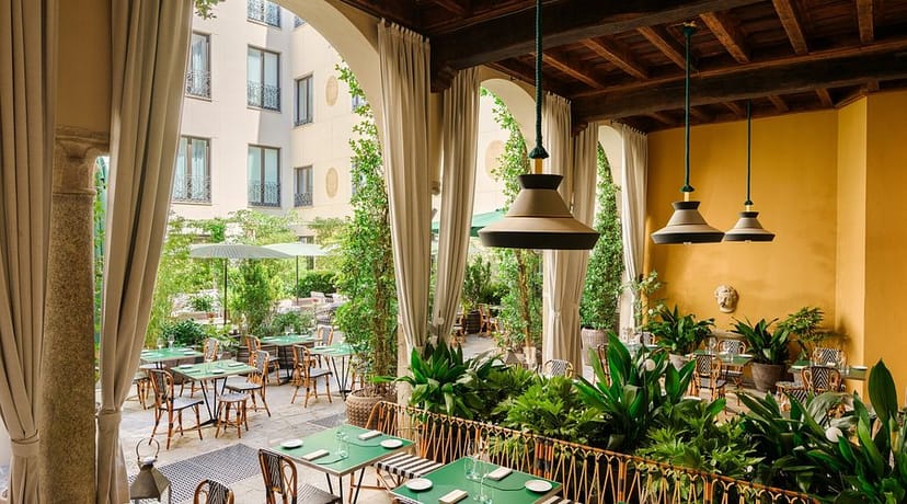 Mandarin Garden Milan: Elegant outdoor venue for intimate luxury weddings and corporate events.