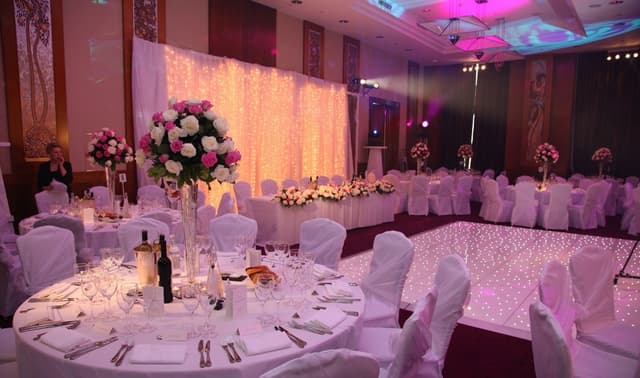 Canary Riverside Plaza Hotel